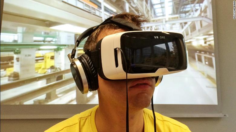 Tehologia VR utilizata inovativ de companii la locul de munca